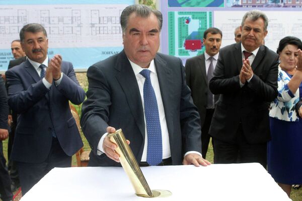 Эмомали Рахмон дал старт строительству ряда объектов в Хороге - Sputnik Таджикистан