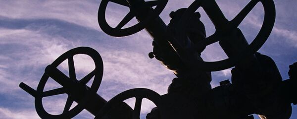 Нефтяная скважина Нефтяная скважина - Sputnik Таджикистан