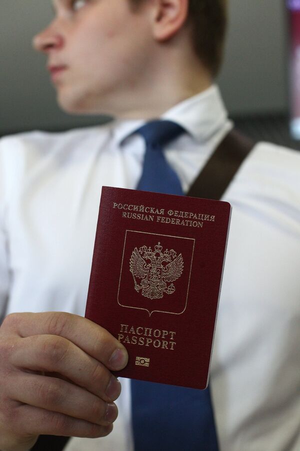 Паспорт РФ. Архивное фото - Sputnik Таджикистан