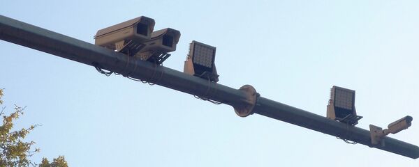 Дурбинҳои МТ ҳаракат дар роҳи Шаҳри бехатар дар шаҳри Душанбе. Акс аз бойгонӣ Дурбинҳои МТ ҳаракат дар роҳи Шаҳри бехатар дар шаҳри Душанбе. Акс аз бойгонӣ - Sputnik Тоҷикистон