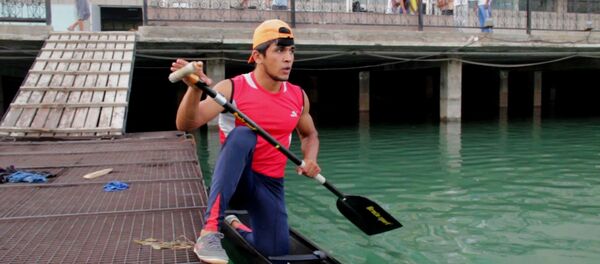 Таджикский каноист Шахриёр Даминов, архивное фото Таджикский каноист Шахриёр Даминов, архивное фото - Sputnik Таджикистан