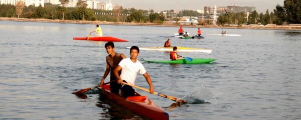 Соревнование по гребле, архивное фото Соревнование по гребле, архивное фото - Sputnik Таджикистан