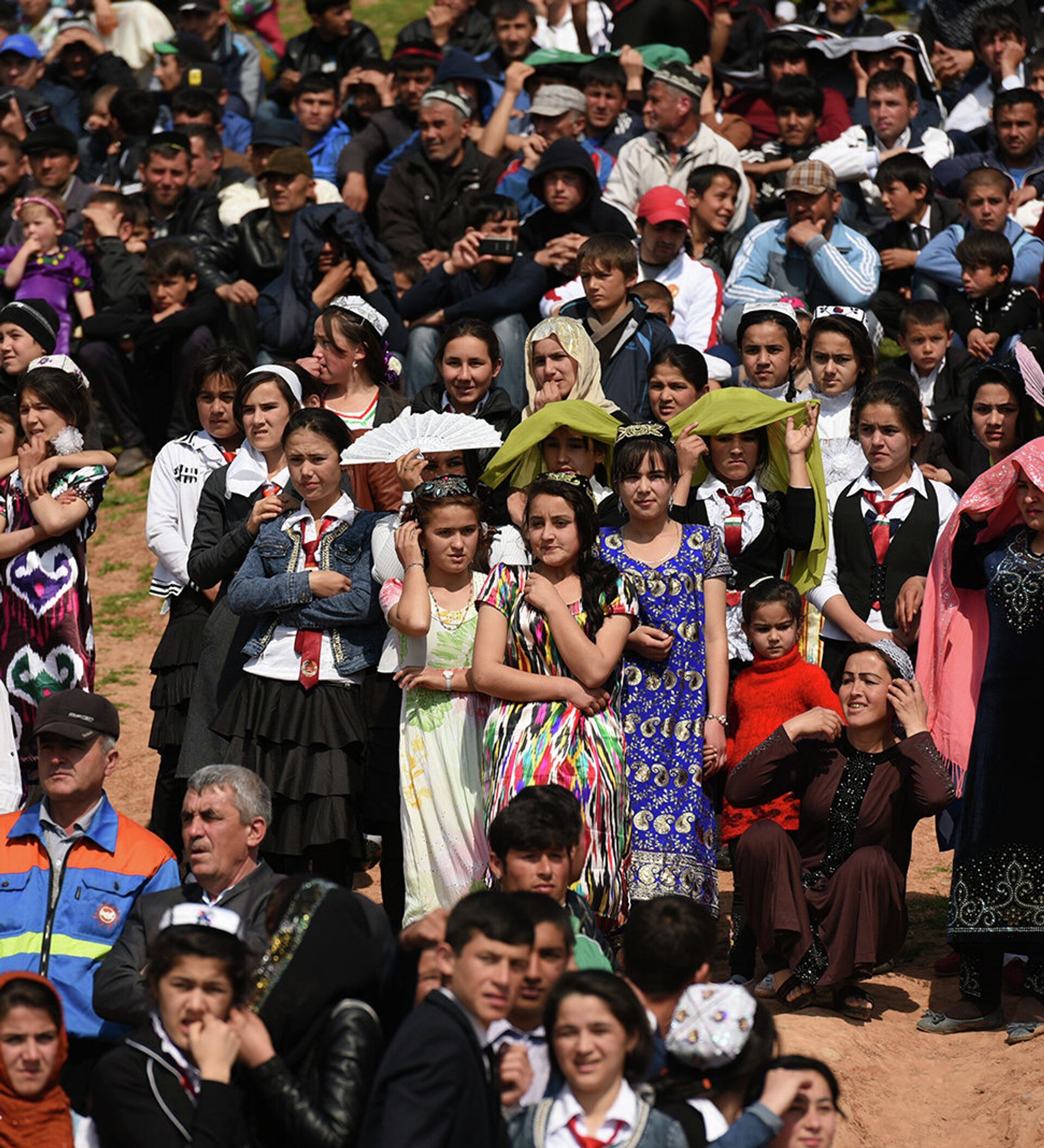 Население таджикистана на 2024 год. Жители Таджикистана. Душанбе население. Население Таджикистана. Праздники Таджикистана.