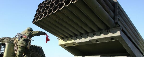 Реактивная система залпового огня Град. Архивное фото. Реактивная система залпового огня Град. Архивное фото. - Sputnik Таджикистан