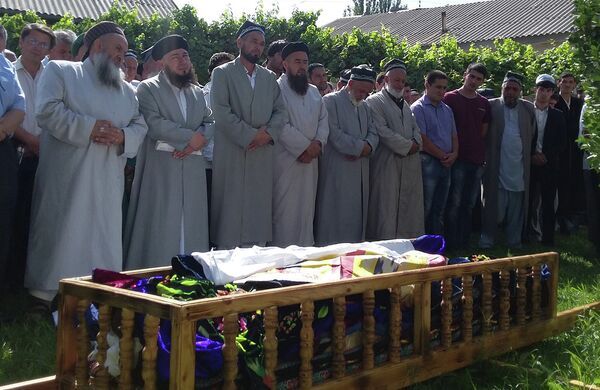 Похороны Акбара Саттора - Sputnik Таджикистан