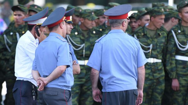 Таджикские милиционеры. Архивное фото - Sputnik Таджикистан