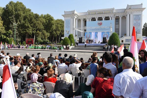 Праздничные мероприятия в Душанбе по случаю 24-ой годовщины независимости Таджикистана - Sputnik Таджикистан