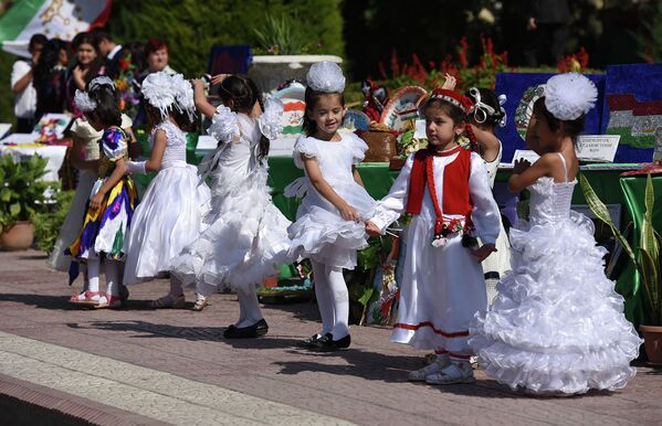 Праздничные мероприятия в Душанбе по случаю 24-ой годовщины независимости Таджикистана - Sputnik Таджикистан