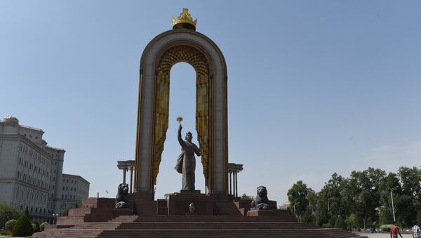 Душанбе площадь Дусти памятник Исмоилу Сомони - Sputnik Таджикистан
