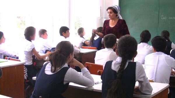 Урок по истории в школе - Sputnik Таджикистан