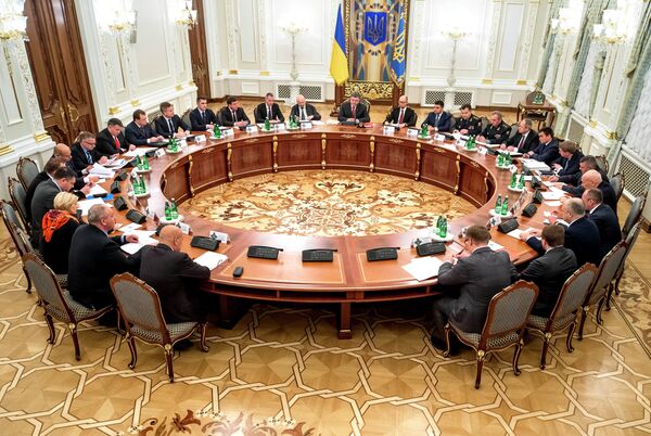Президент Украины Петр Порошенко провел заседание СНБО - Sputnik Таджикистан