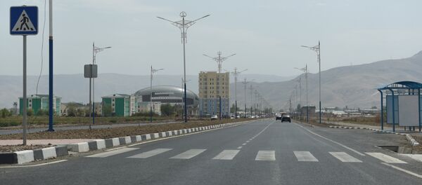 Автотрасса Душанбе-Турсунзаде. Архивное фото - Sputnik Таджикистан