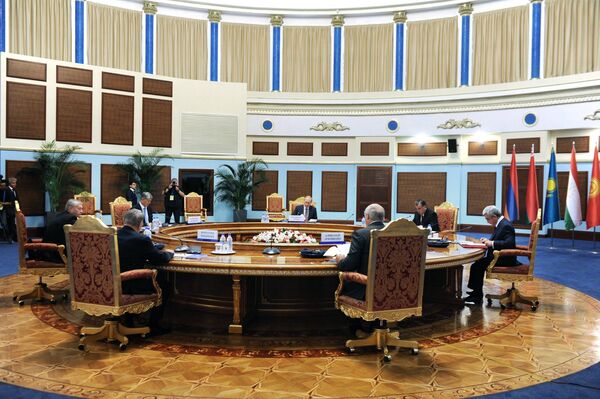 Рабочий визит президента РФ В.Путина в Таджикистан для участия в саммите ОДКБ - Sputnik Таджикистан