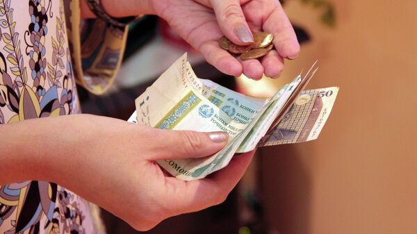 Подсчет денег, архивное фото - Sputnik Таджикистан