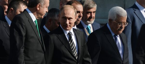 Президент РФ В.Путин принимает участие в церемонии открытия реконструированной Московской соборной мечети Президент РФ В.Путин принимает участие в церемонии открытия реконструированной Московской соборной мечети - Sputnik Таджикистан