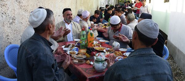 Иди Курбон в Душанбе Иди Курбон в Душанбе - Sputnik Таджикистан