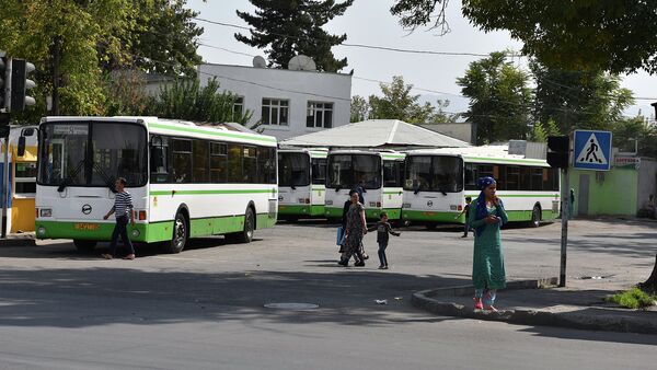 Стоянка автобусов в Душанбе - Sputnik Таджикистан