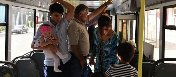 В одном из автобусов в Душанбе - Sputnik Таджикистан