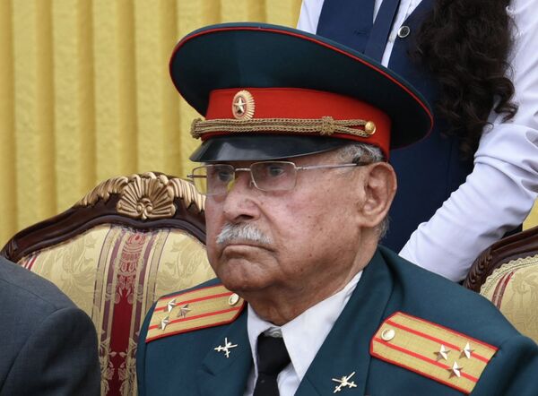 Ветеран Великой Отечественной войны Хамид Расулов. Архивное фото Ветеран Великой Отечественной войны Хамид Расулов. Архивное фото - Sputnik Таджикистан
