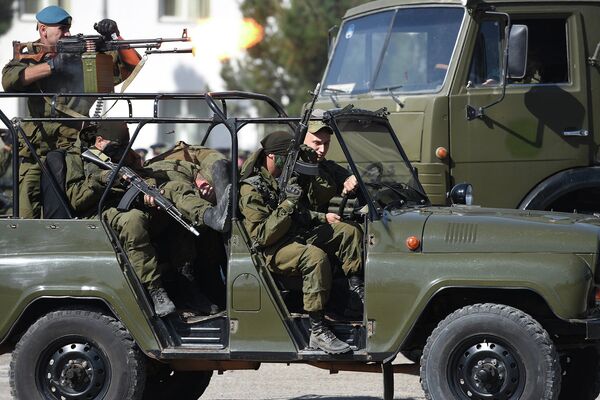 Праздник в 201-ой РВБ отметили военным парадом и концертом Праздник в 201-ой РВБ отметили военным парадом и концертом - Sputnik Таджикистан