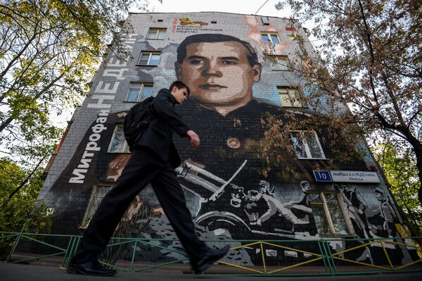 Открытие арт-проекта граффити с изображением Героев Великой Отечественной войны - Sputnik Таджикистан