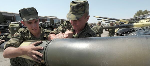 Военные 201 РВБ, архивное фото - Sputnik Тоҷикистон