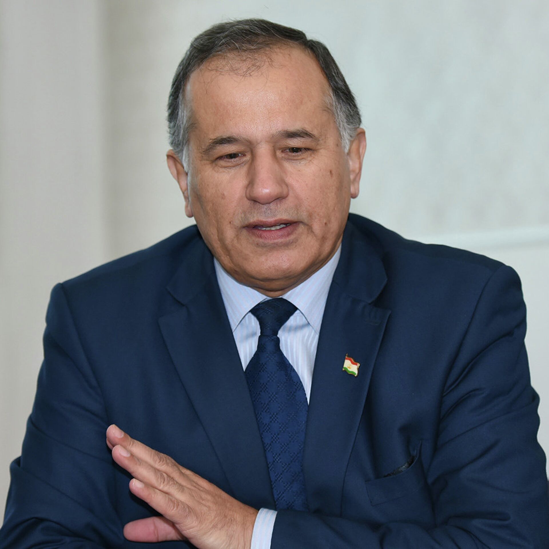 Угрозы таджикам. Сайфулло Сафаров. Сайфулло Сафаров, председатель ассоциации политологов Таджикистана.
