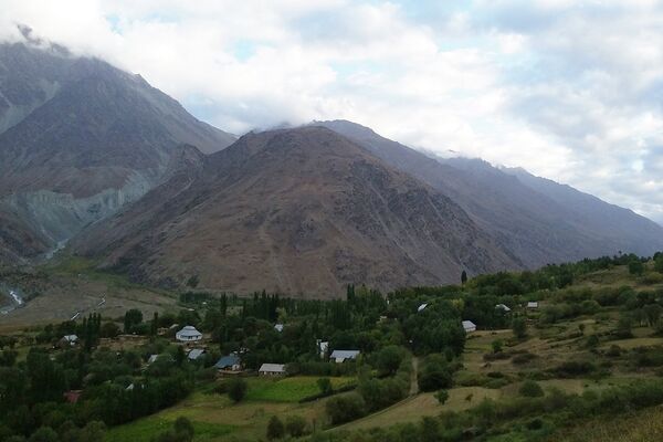 Деҳаи Поймазори ноҳияи Ванҷи Бадахшон. - Sputnik Тоҷикистон