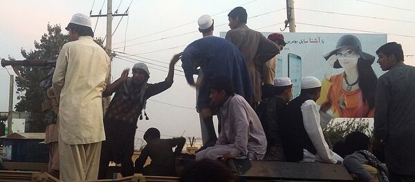 Ҷангиёни Толибон дар ҷодаҳои Қундуз. 28 сентябри соли 2015 - Sputnik Тоҷикистон