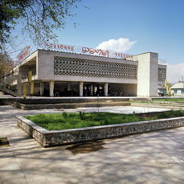 Здание чайханы Фарогат. Архивное фото - Sputnik Таджикистан