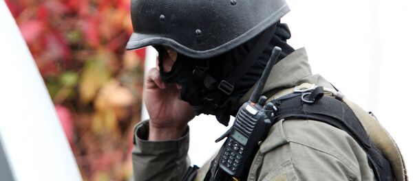 Сотрудник правоохранительных органов Кыргызстана. Архивное фото - Sputnik Таджикистан