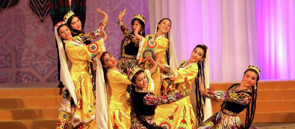 В Согде прошел фестиваль атласа и адраса В Согде прошел фестиваль атласа и адраса - Sputnik Тоҷикистон