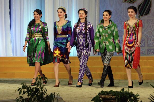 В Согде прошел фестиваль атласа и адраса - Sputnik Таджикистан