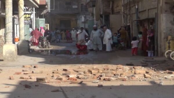Оборванные провода и разрушенные стены: последствия землетрясения в Пакистане - Sputnik Таджикистан