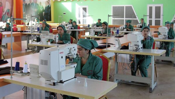 На швейной фабрике в Таджикистане. Архивное фото - Sputnik Таджикистан