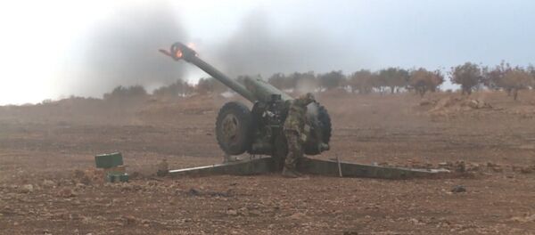 Солдаты сирийской армии ударили по боевикам из Градов и пушек. Кадры боя - Sputnik Тоҷикистон