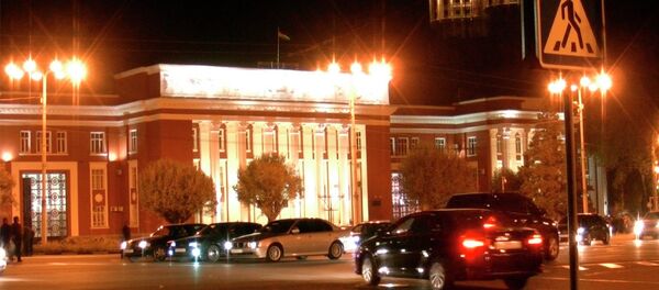 Душанбинцы рассказали насколько безопасно они чувствуют себя в городе ночью Душанбинцы рассказали насколько безопасно они чувствуют себя в городе ночью - Sputnik Таджикистан