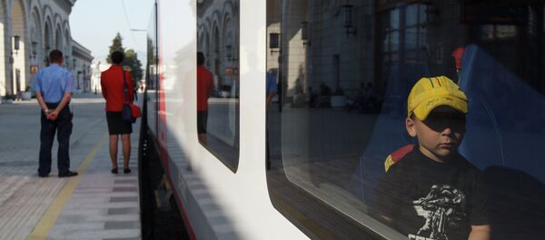 Скоростной поезд. Архивное фото. - Sputnik Таджикистан