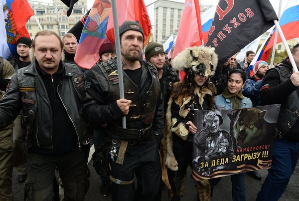 Шествие и митинг Мы едины! в честь Дня народного единства - Sputnik Таджикистан