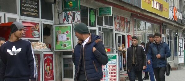 Бештари душанбегиҳо Эмомали Раҳмонро бонуфузтарин шахс меҳисобанд - Sputnik Тоҷикистон