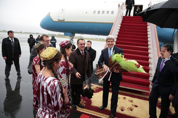 Прибытие Госсекретаря Джона Керри в Таджикистан - Sputnik Таджикистан