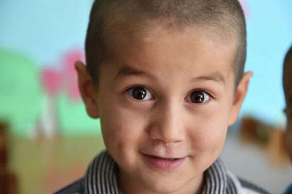 Эхсон, воспитанник детского дома - Sputnik Таджикистан