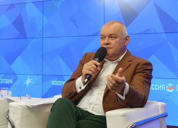 Анҷумани расонаҳои Аврупо ва Осиё (АРАО) 2015 Анҷумани расонаҳои Аврупо ва Осиё (АРАО) 2015 - Sputnik Таджикистан