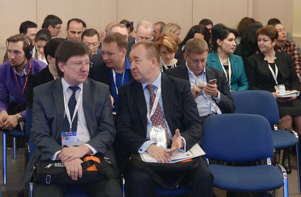 Участники Форума европейских и азиатских медиа 2015 в Международном мультимедийном пресс-центре МИА Россия сегодня. - Sputnik Таджикистан