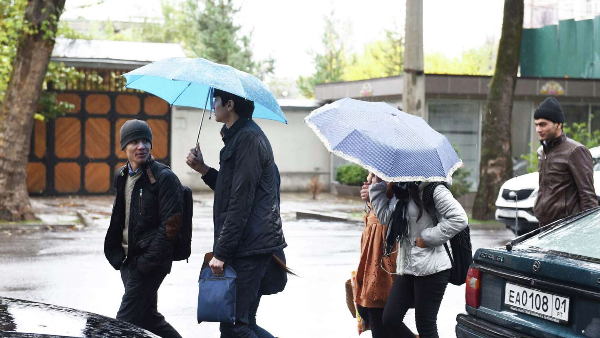 Погода душанбе 7. Дождь в Таджикистане. Таджикистан осень дожди. Осень в Таджикистане. Душанбе дождь.