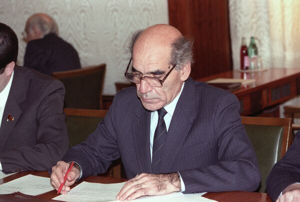 Кахор Махкамов. Архивное фото Кахор Махкамов. Архивное фото - Sputnik Таджикистан