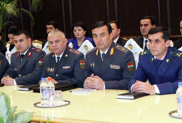 Представители таджикских силовых структур на встрече с Эмомали Рахмоном 24 ноября 2015 года - Sputnik Таджикистан
