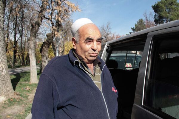 Абдулло Кудбиддинов, водитель маршрутного такси - Sputnik Тоҷикистон