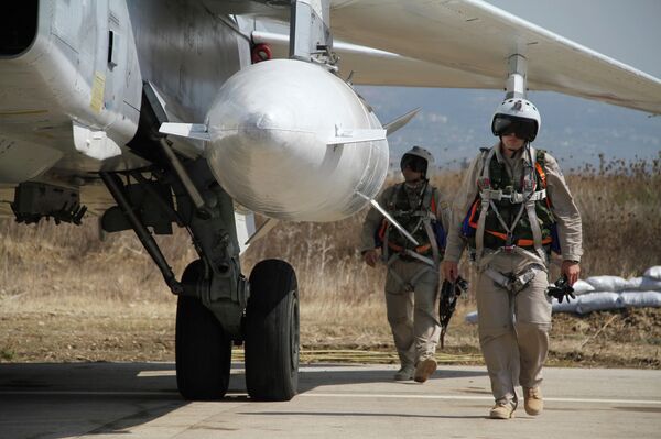 Российская боевая авиагруппа на аэродроме Хмеймим в Сирии. Архивное фото. - Sputnik Таджикистан