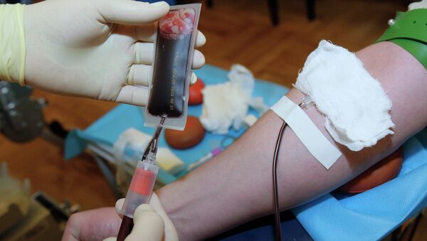 Забор крови для исследования на наличие инфекций. Архивное фото. - Sputnik Таджикистан